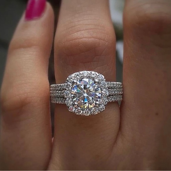 Beautiful Square CZ Ring size 6 - Picture 6 of 6